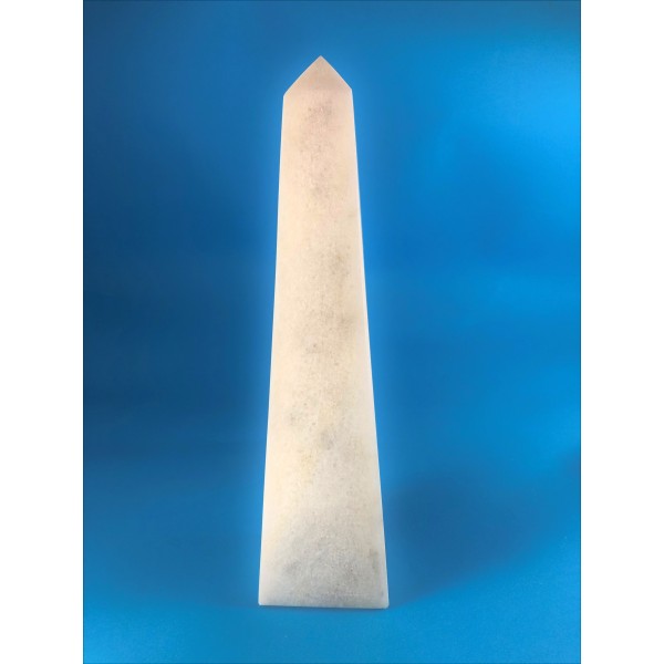 Obelisco in marmo bianco