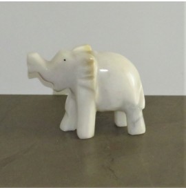 Elefante in onice bianco