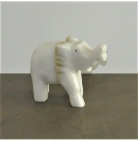 Elefante in onice bianco