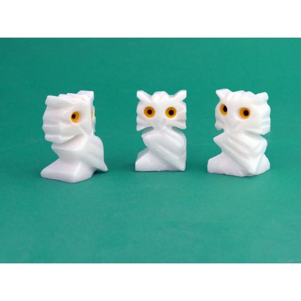 Gufo in marmo bianco